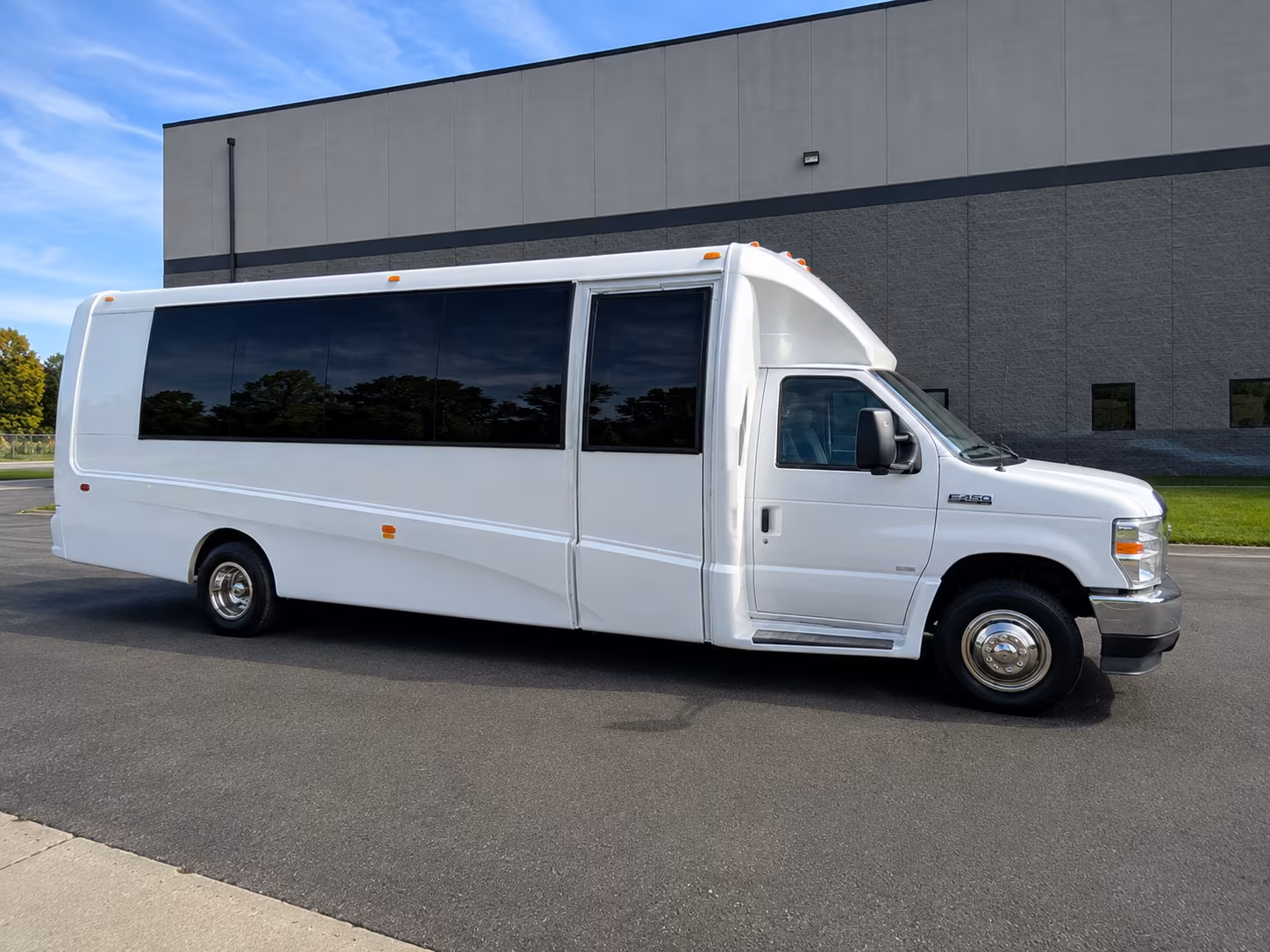 let your wedding party arrive together in style