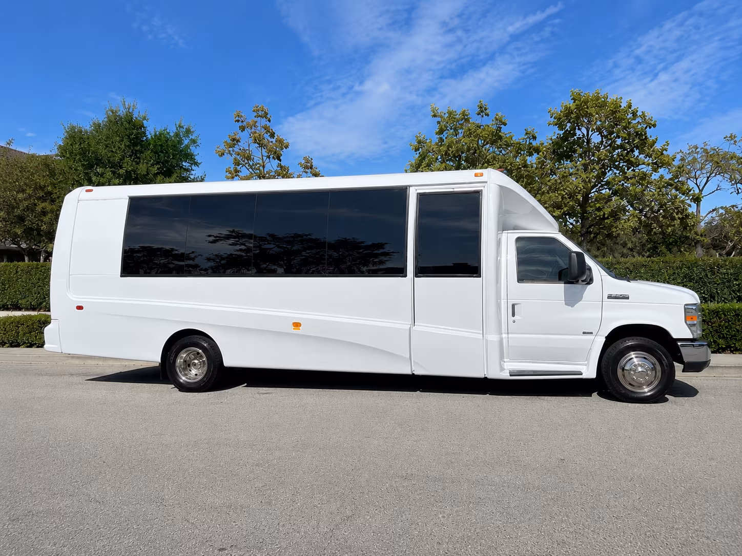 shuttle wedding guests between hotel blocks and your carrollton area venue